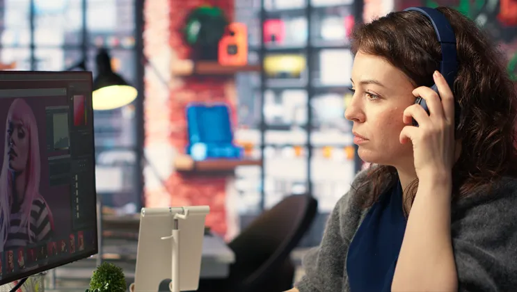Technical support specialist at workstation